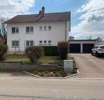 Zweifamilienhaus mit Zwei Garagen im Zimmern ob Rottweil