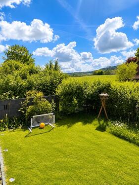 Foto - Von Privat: 4-Zimmer Wohnung mit großer Sonnenterrasse & Garten