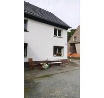 Schöne 3 Raumwohnung mit EBK - 695,00&nbsp;EUR Kaltmiete, ca.&nbsp; 72,00&nbsp;m&sup2; in Bernstadt auf dem Eigen (PLZ: 02748)