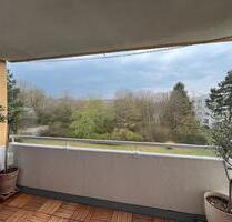 Modernisierte Eigentumswohnung mit Tiefgaragenstellplatz - Wiesbaden Biebrich