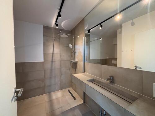 Foto - Renovierte 3 Zimmer Wohnung - 1.250,00&nbsp;EUR Kaltmiete, ca.&nbsp; 84,00&nbsp;m&sup2;