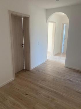 Foto - Mittelstetten 3-Zi-Garten-Whg + Balk. 1.140 € ab 1.7.26 o früher