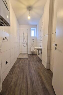 Foto - Frisch kernsaniert & geräumig: 4 Zimmer, 98 m² – Ideal für WG