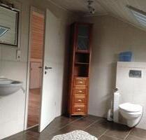 Helle 2 Zimmer Dachgeschoss Wohnung in Theisenort - Küps