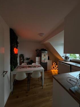 Foto - 2 Zimmer Dachgeschoßwohnung zur Miete in Köln