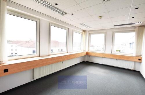 Foto - ERLANGEN-TENNENLOHE - HELLE BÜROS - KÜCHE - TEIKLIMA - BAB 373ÖPNVAIRPORT