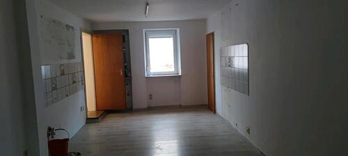 Foto - Hemsbach, 2,5 Zi. Küche, Bad. 2 Kämmerchen. Parkplatz, Aussenpl.