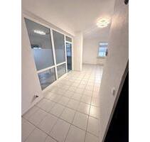 69 m² Büro-Praxisfläche inkl. Parkplätze in Coburg-Neuses