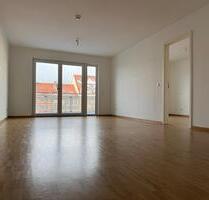 Helle 2-Zimmer-Wohnung mit TG und großem Balkon in zentraler Lag - Fürth Südstadt