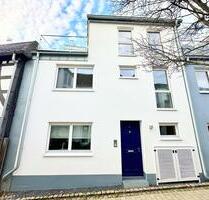 Neubau-Stadthaus in der Hildener Innenstadt – modern, hochwertig & sofort bezugsbereit