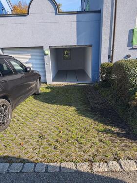 Foto - Garage mit Grube + Stellplatz zu vermieten