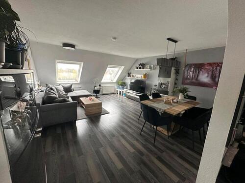 Foto - Schöne und helle 3-Zimmer Dachgeschosswohnung