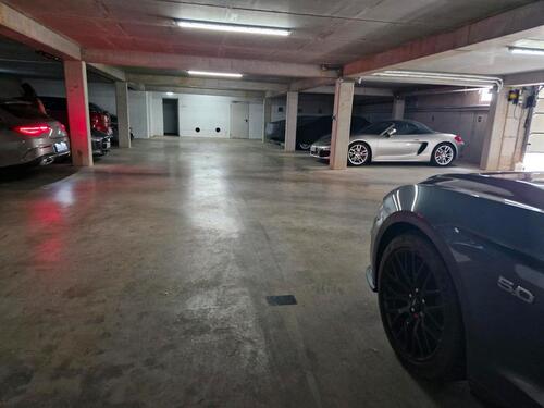 Foto - Tiefgaragenstellplatz - 70,00 EUR Miete,