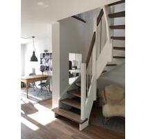 Topsanierte Maisonette Wohnung Erasmusstrasse - Düsseldorf Stadtbezirk 3