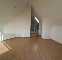 Helle 2 Zimmer Wohnung mit Balkon und Küche in Neuss Gnadental