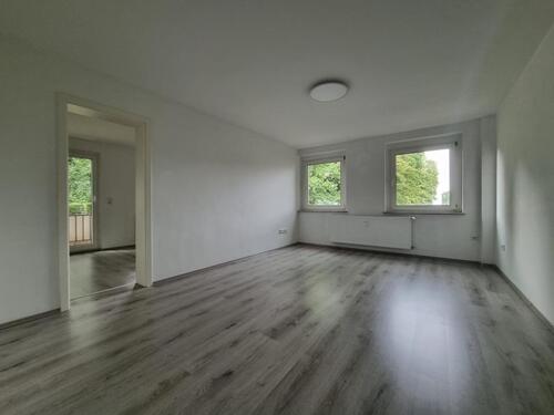 Foto - Verfügbar ab März 2026! Moderne, vollständig renovierte 2-Zimmer-Wohnung mit Balkon in ruhiger Wohnlage