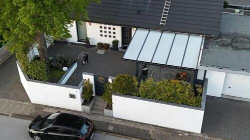 Foto - Saniertes, modern gestaltetes Einfamilienhaus mit ELW +Bürofläche