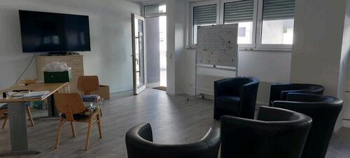 Foto - renovierte Gewerbefläche im Erdgeschoss zu vermieten