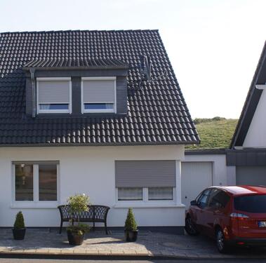 Foto - Architekten-DHH mit Wintergarten in Waldrandlage