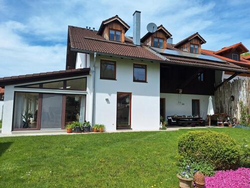 Foto - Großes Mehrgenerationenhaus mit vielfältiger Nutzungsmöglichkeit