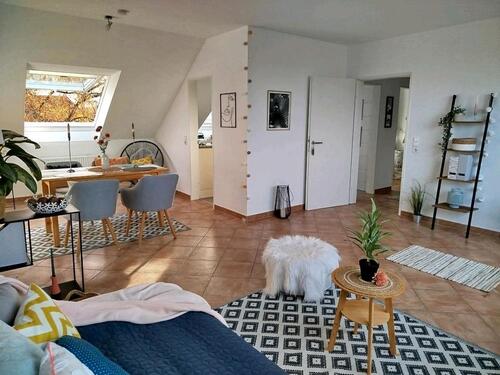 Foto - Tolle DG-Wohnung mit Blick, City- & Waldnähe - provisionsfrei!