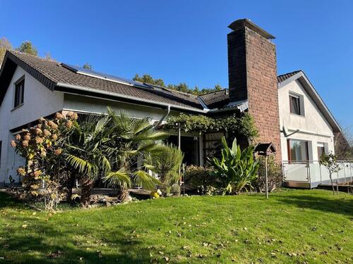 Foto - Großzügiger Bungalow mit Einliegerwohnung