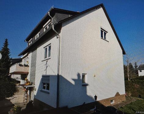 Foto - Gepflegtes Mehrfamilienhaus in ruhiger Lage, Garten und Garagen