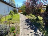 Foto - Ebenerdige Wohnung im Reihenhausstil mit Garten