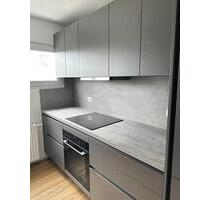 Erstbezug nach Sanierung mit Balkon und EBK: Stilvolle 3,5-Zimmer - Göppingen Bruckwasen