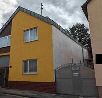 Von Privat, Zweifamilienhaus mit klimat. Maisonette - Ludwigshafen am Rhein Ludwigshafen-Oggersheim