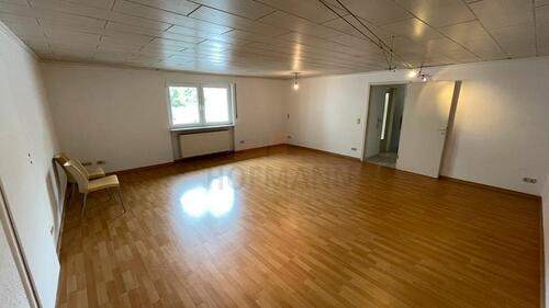 Foto - Zentrumsnah! Helle 2-Zimmer-Wohnung mit Einbauküche, Balkon, Citylage Bad Kissingen