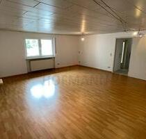 Zentrumsnah! Helle 2-Zimmer-Wohnung mit Einbauküche, Balkon, Citylage Bad Kissingen