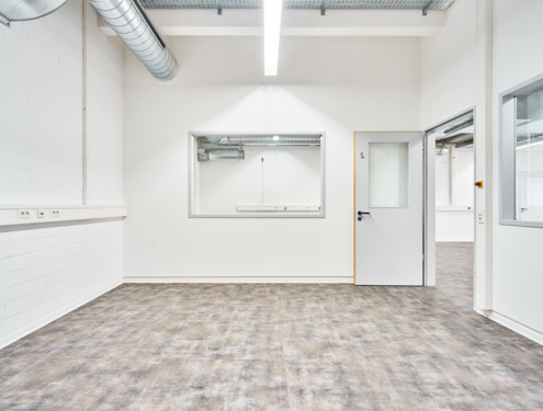Foto - Große Fläche ab 5 EURm² – Vielseitig nutzbar für Büro, Fitness, Handel und mehr