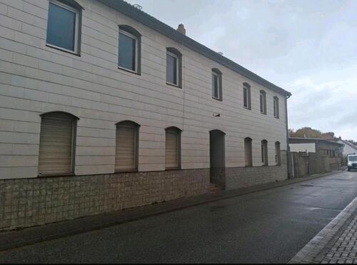 Foto - Mehrfamilienhaus zu verkaufen mit großen Gründtück