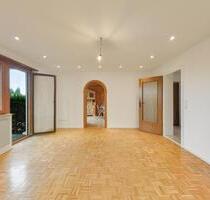 Renovierte 5-Zimmer-Erdgeschosswohnung mit Wintergarten, Garten & Carport - Wangen im Allgäu