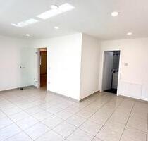 Renovierte 3-Zimmer Souterrainwohnung mit Küche und Tageslichtbad - Würzburg Heuchelhof