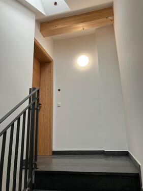 Foto - Dachgeschoßwohnung - 2.100,00&nbsp;EUR Kaltmiete, ca.&nbsp; 66,71&nbsp;m&sup2;