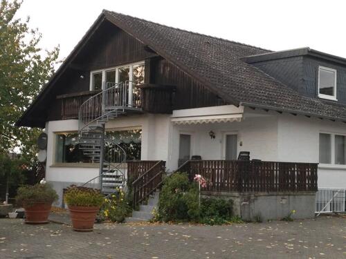 Foto - 2-Familienhaus + Werkstatt, Fahrzeughalle zu verkaufen