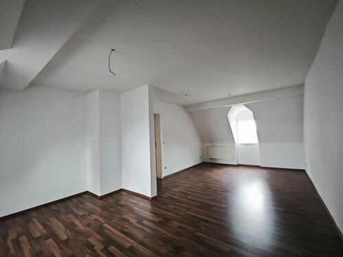 Foto - SINGLEWOHNUNG im DACHGESCHOSS - 272,00 EUR Kaltmiete,