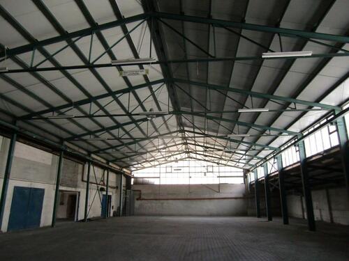 Foto - Nagold Lagerhalle mit Rolltor und Krahnbahn