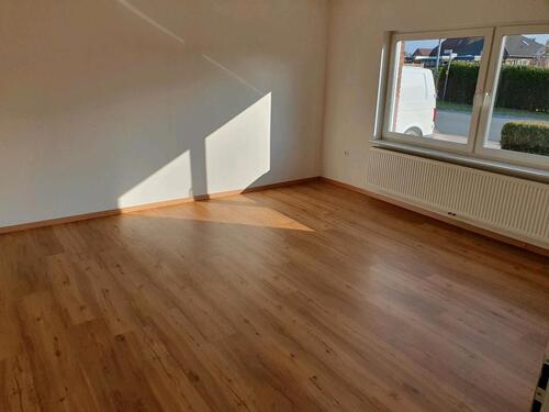 Foto - Einfamilienhaus 3ZKB HWR Garage ca.90qm ebenerdig Moordorf