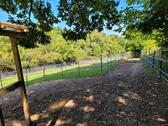 Foto - Von Privat: Pferdestall mit Trail und Weiden