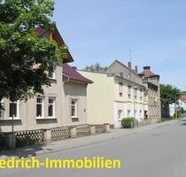 In SeehausenA. bieten wir in exklusiver Wohnlage unweit des Stadtzentrums eine modernisierte und geräumige 4 Zimmererdgeschoss- wohnung mit herrlichem Panoramablick in die "grüne"... - Seehausen (Altmark)