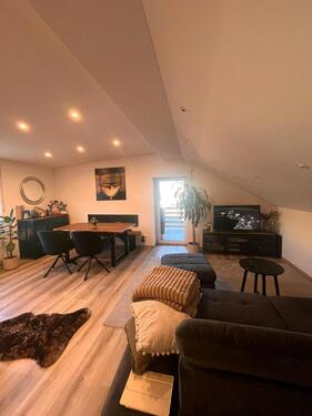 Foto - Neu renovierte 2 ZKB DG-Whg ab 1.3. in Gdfg Mitte