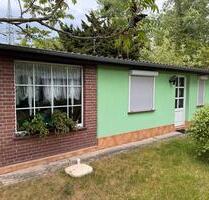 gemütlicher Bungalow mit Pool am Akazienteich ab sofort - Aken (Elbe)