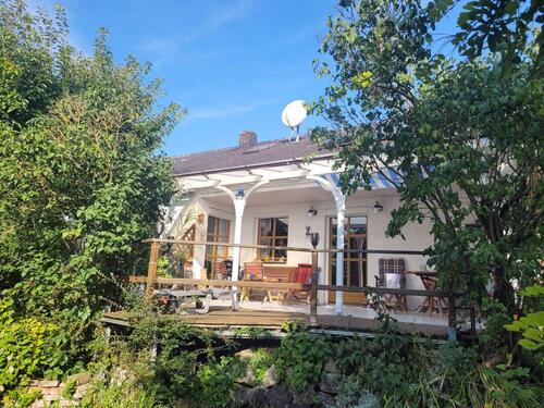 Foto - Einfamilienhaus mit großen Gartengrundstück zu verkaufen.