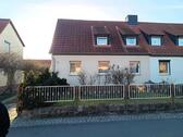 Foto - Doppelhaushälfte in ruhiger Lage mit Garten und Anbauten