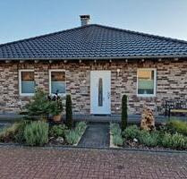Bungalow mit Walmdach in bevorzugter Lage! - Bedburg-Hau