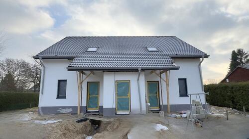 Foto - Erstbezug! Moderne Doppelhaushälfte mit Fußbodenheizung und Ruhe. EEK A+