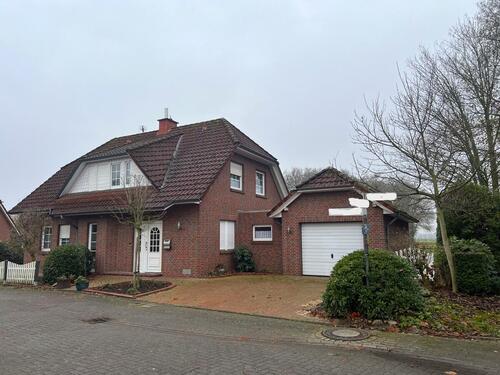 Foto - Gepflegtes Einfamilienhaus mit Gartengrundstück und Garage in Lutten zu vermieten.